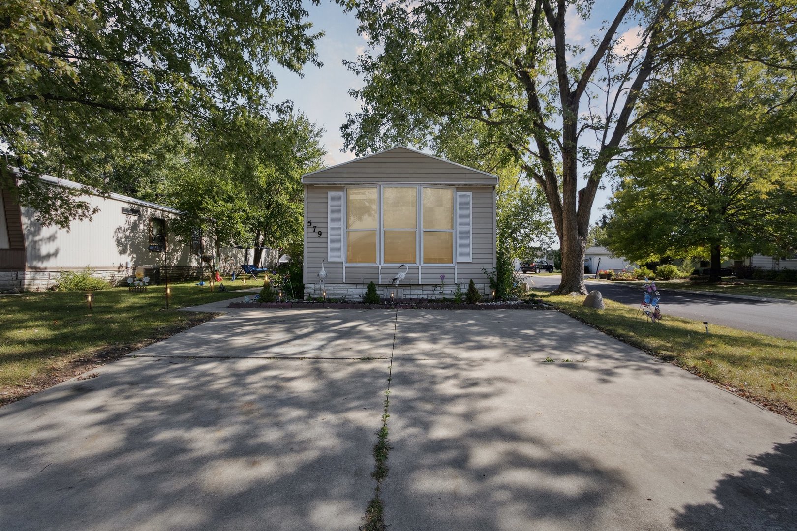 579 Park Avenue Property Photo 1