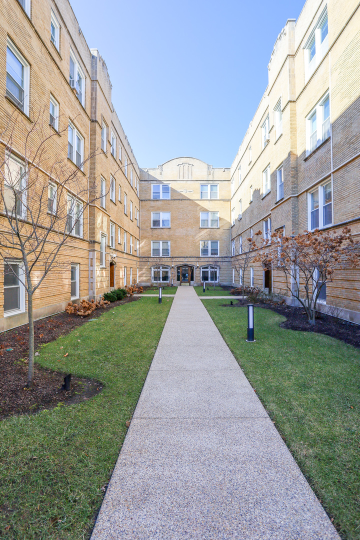 5746 S Stony Island Avenue 1-1 Property Photo 1