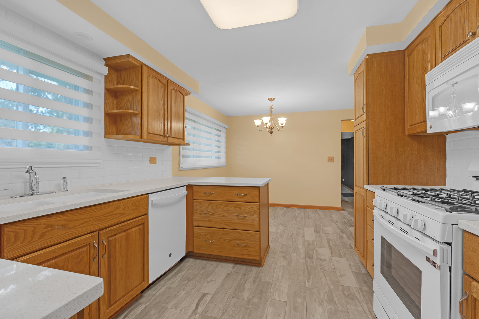 864 Pinehurst Lane Property Photo 4