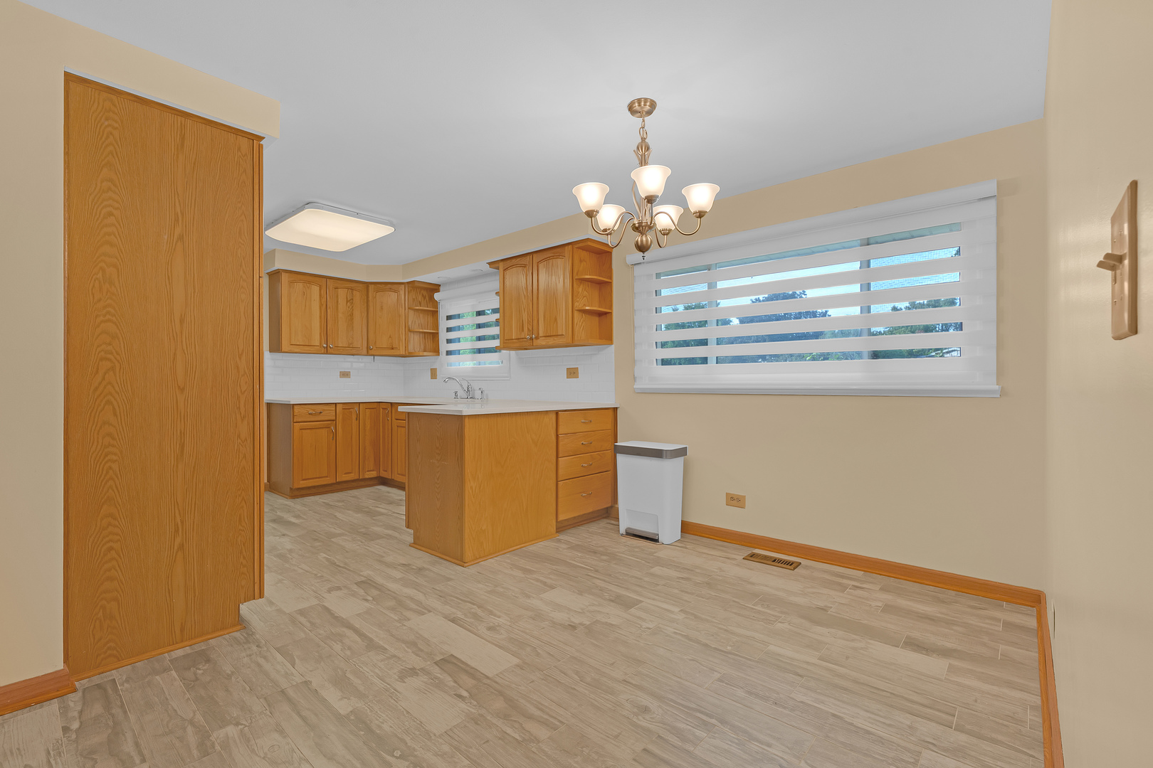 864 Pinehurst Lane Property Photo 6