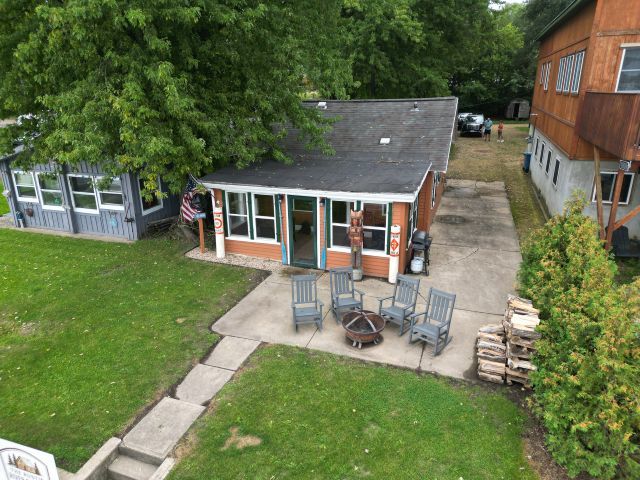 5446 N River Road Property Photo 1