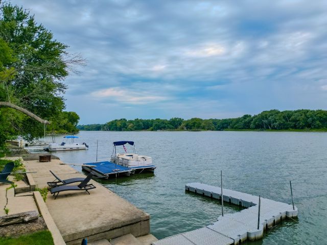 5446 N River Road Property Photo 3