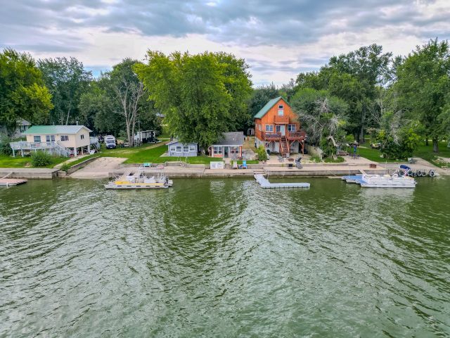5446 N River Road Property Photo 4