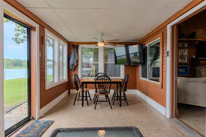 5446 N River Road Property Photo 13