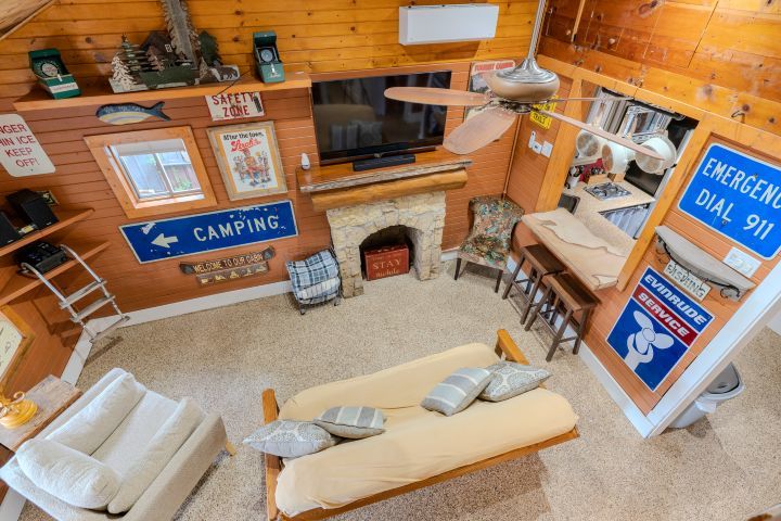 5446 N River Road Property Photo 17