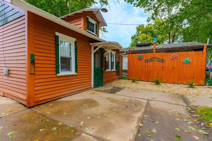 5446 N River Road Property Photo 24
