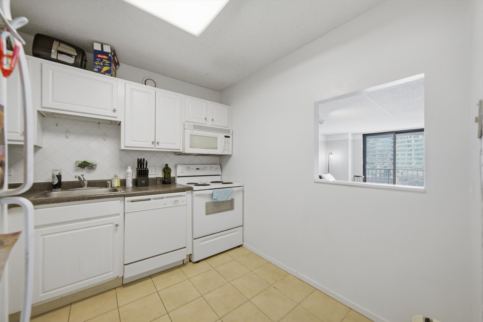 10 E Ontario Street 2003 Property Photo 8