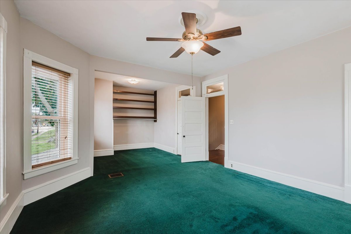 302 W Wood Street Property Photo 34