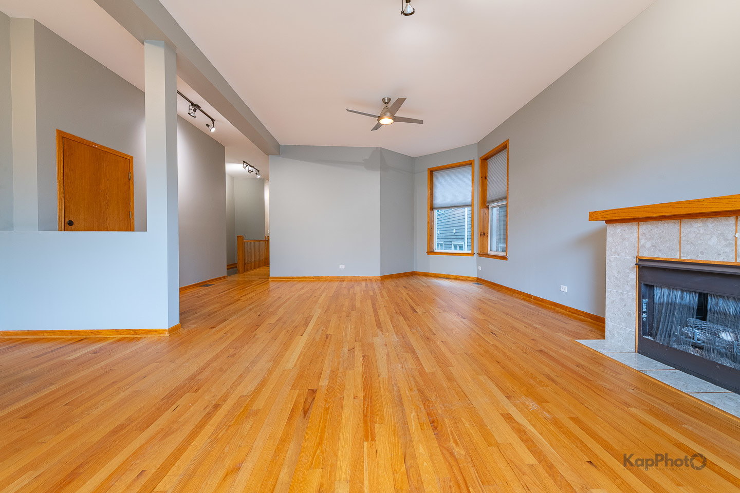 6126 S University Avenue 1 Property Photo 6