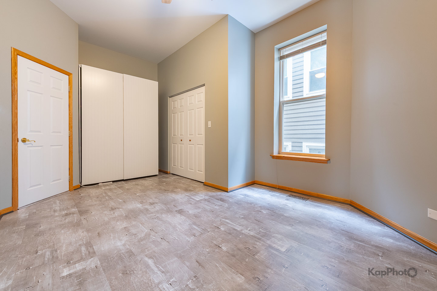 6126 S University Avenue 1 Property Photo 16