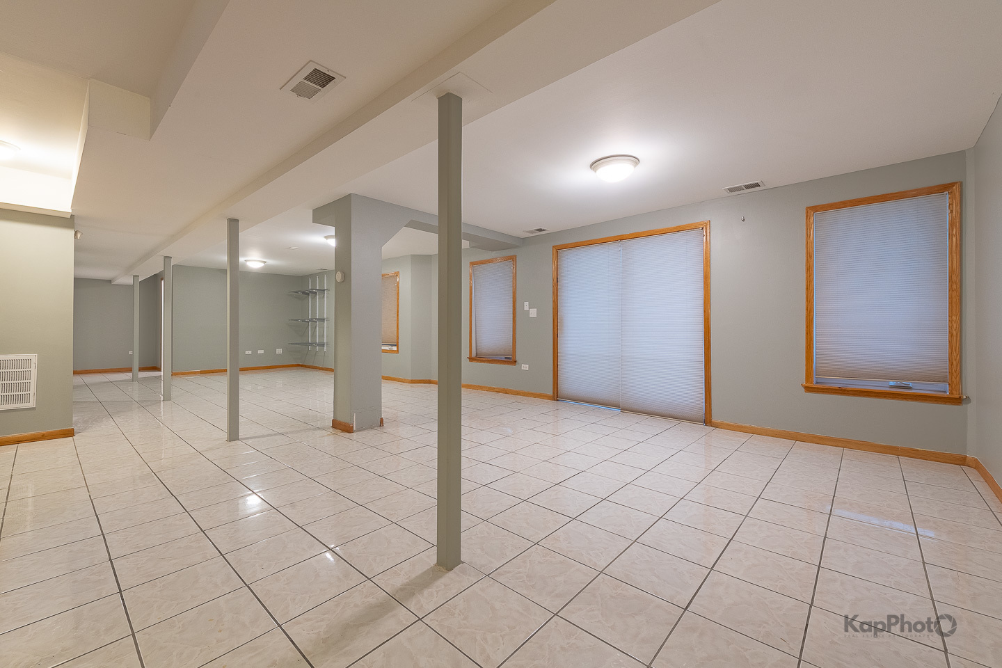 6126 S University Avenue 1 Property Photo 23