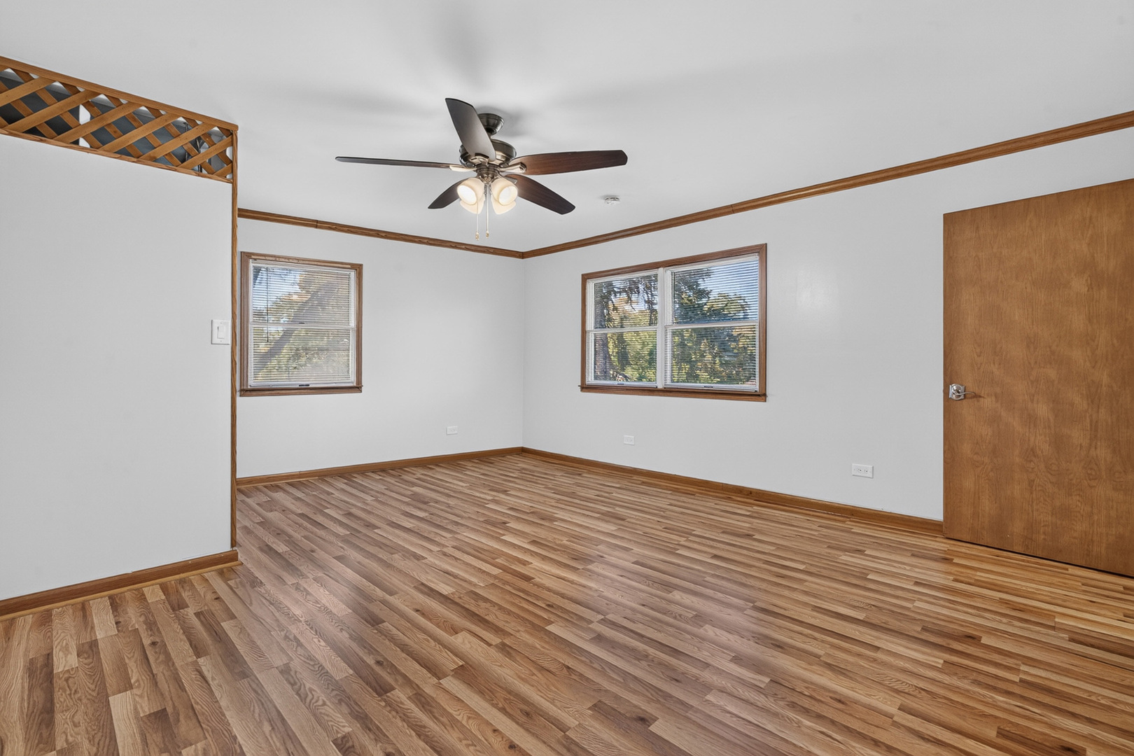 471 E 15th Place Property Photo 15
