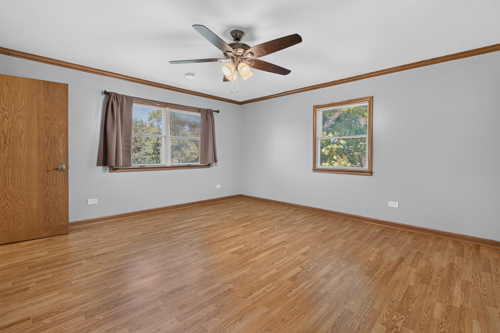 471 E 15th Place Property Photo 17