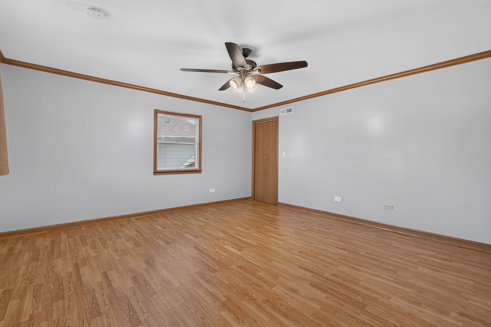 471 E 15th Place Property Photo 18