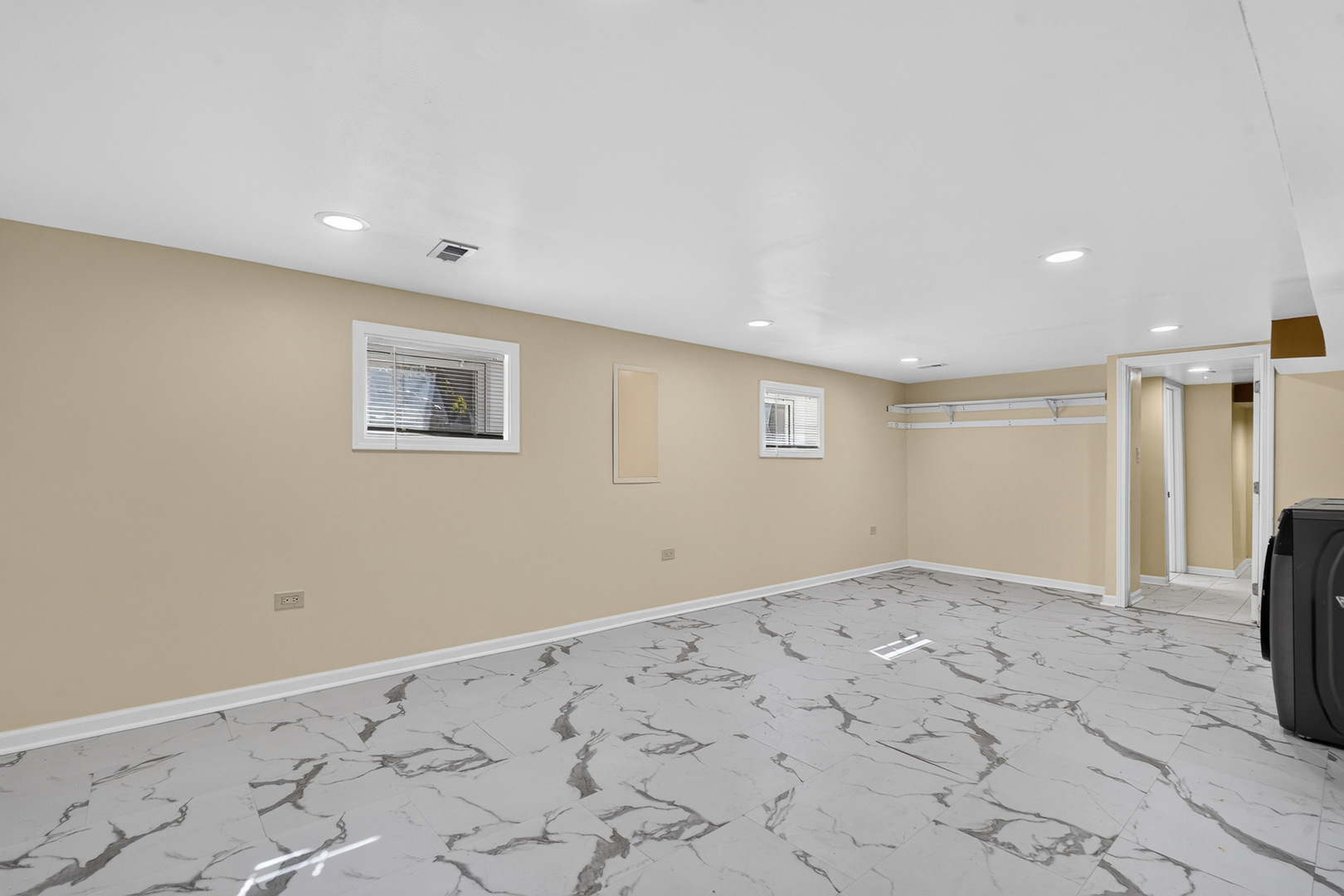 471 E 15th Place Property Photo 19
