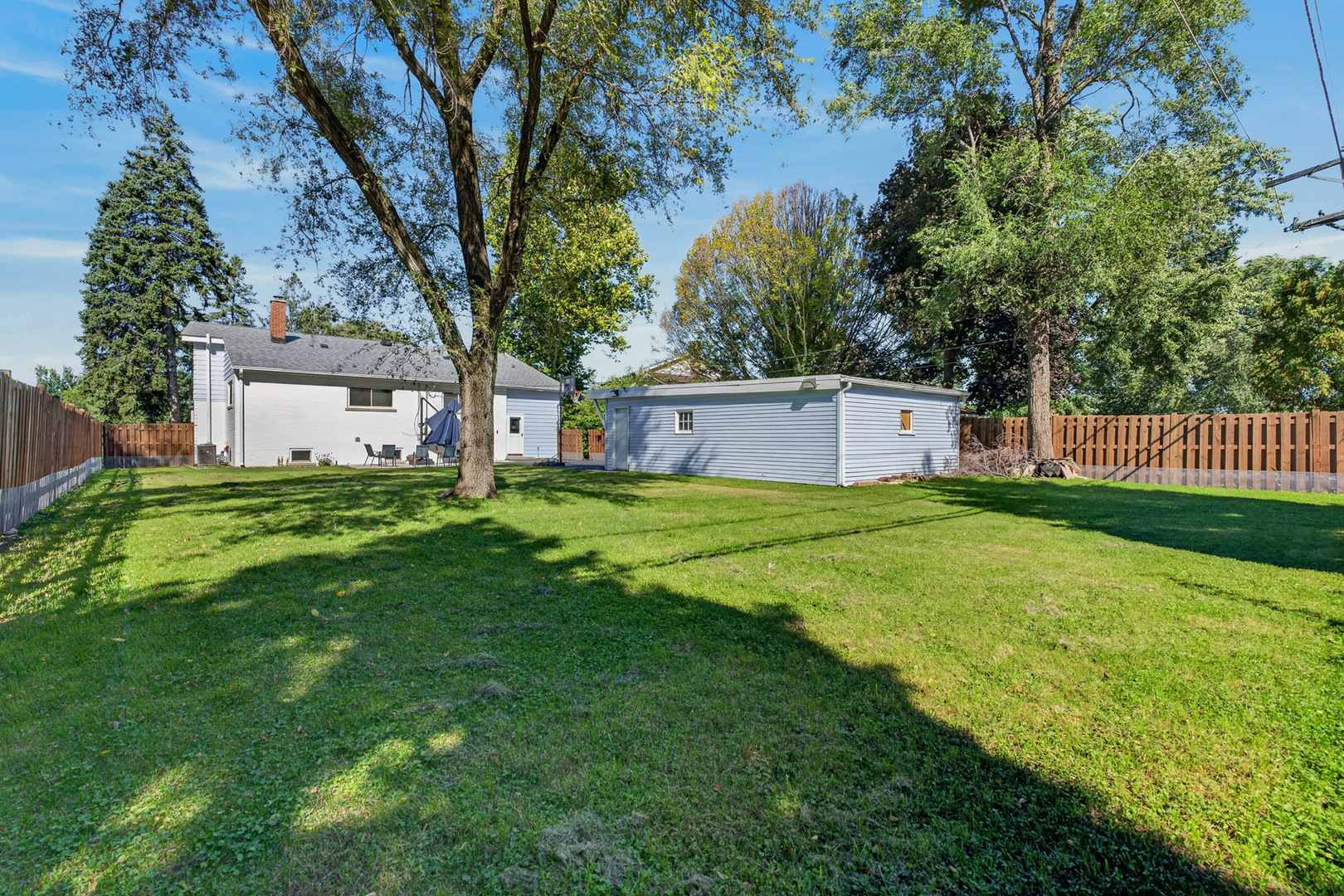 471 E 15th Place Property Photo 25