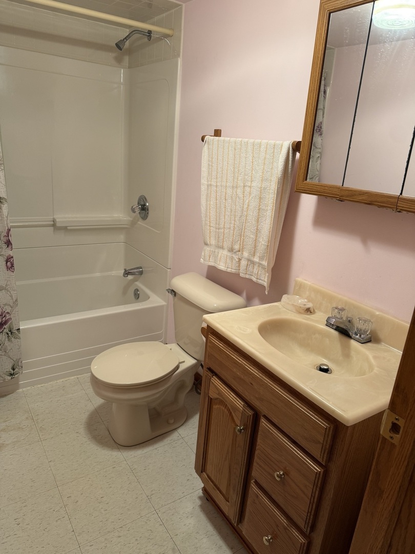 9322 S 49th Avenue Property Photo 21