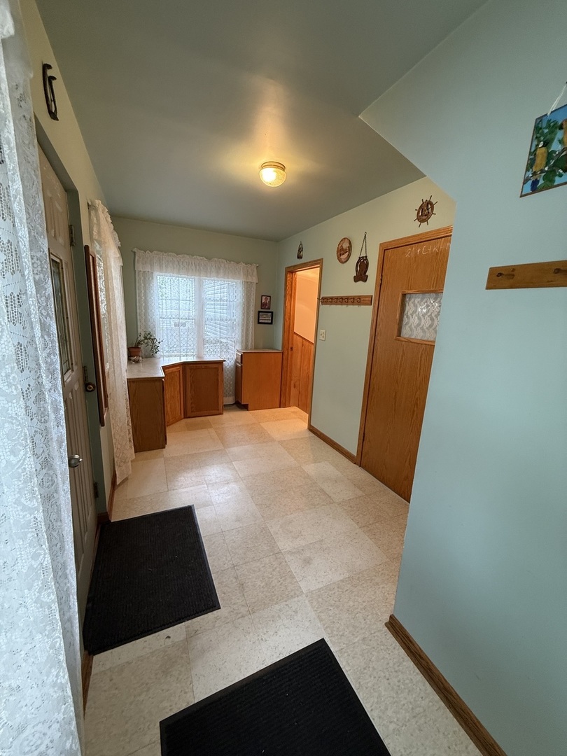 9322 S 49th Avenue Property Photo 23