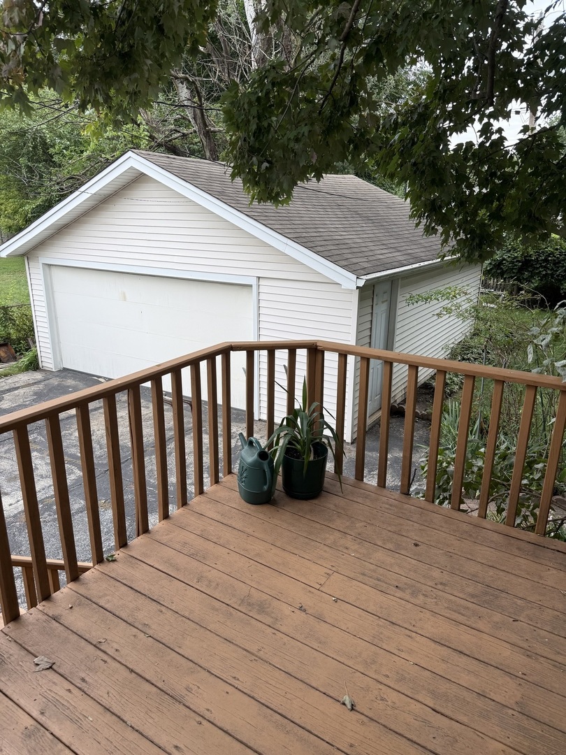 9322 S 49th Avenue Property Photo 28