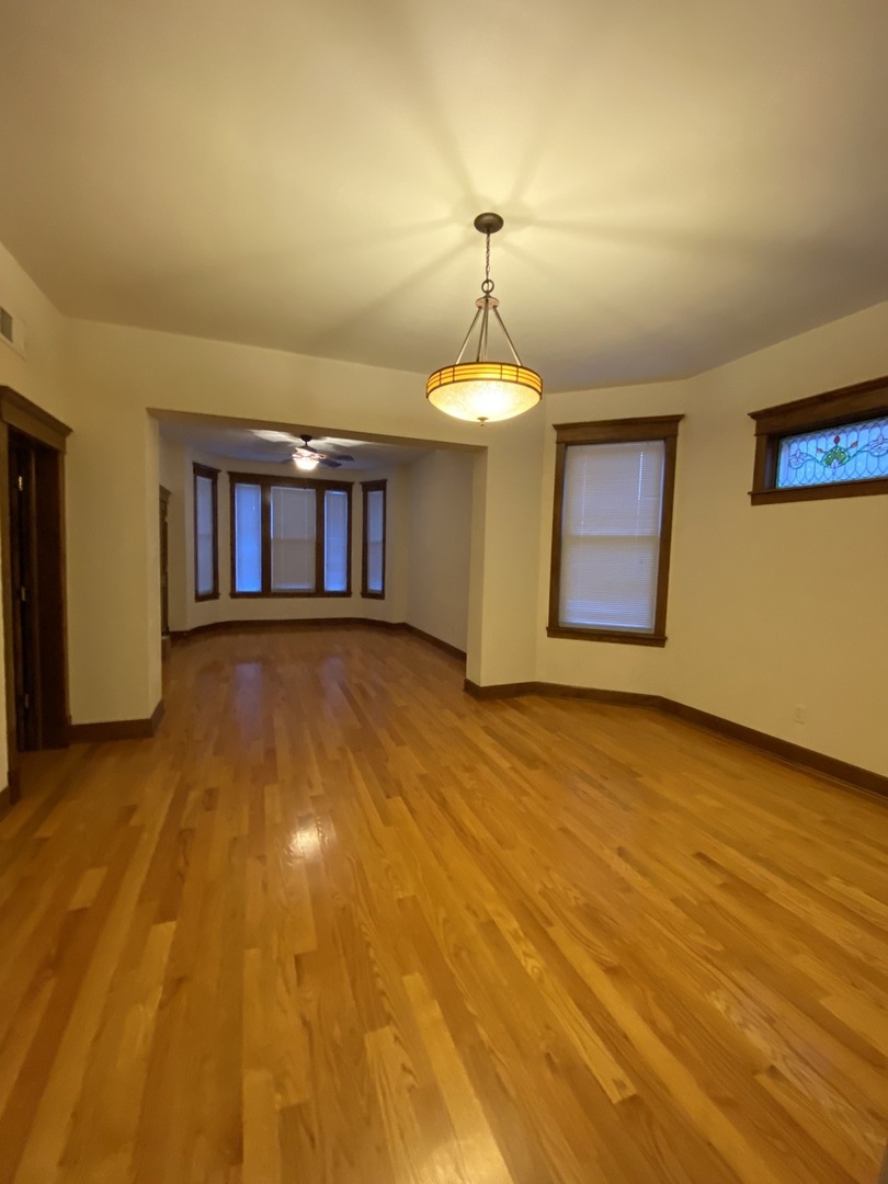 3304 N Albany Avenue Property Photo 2