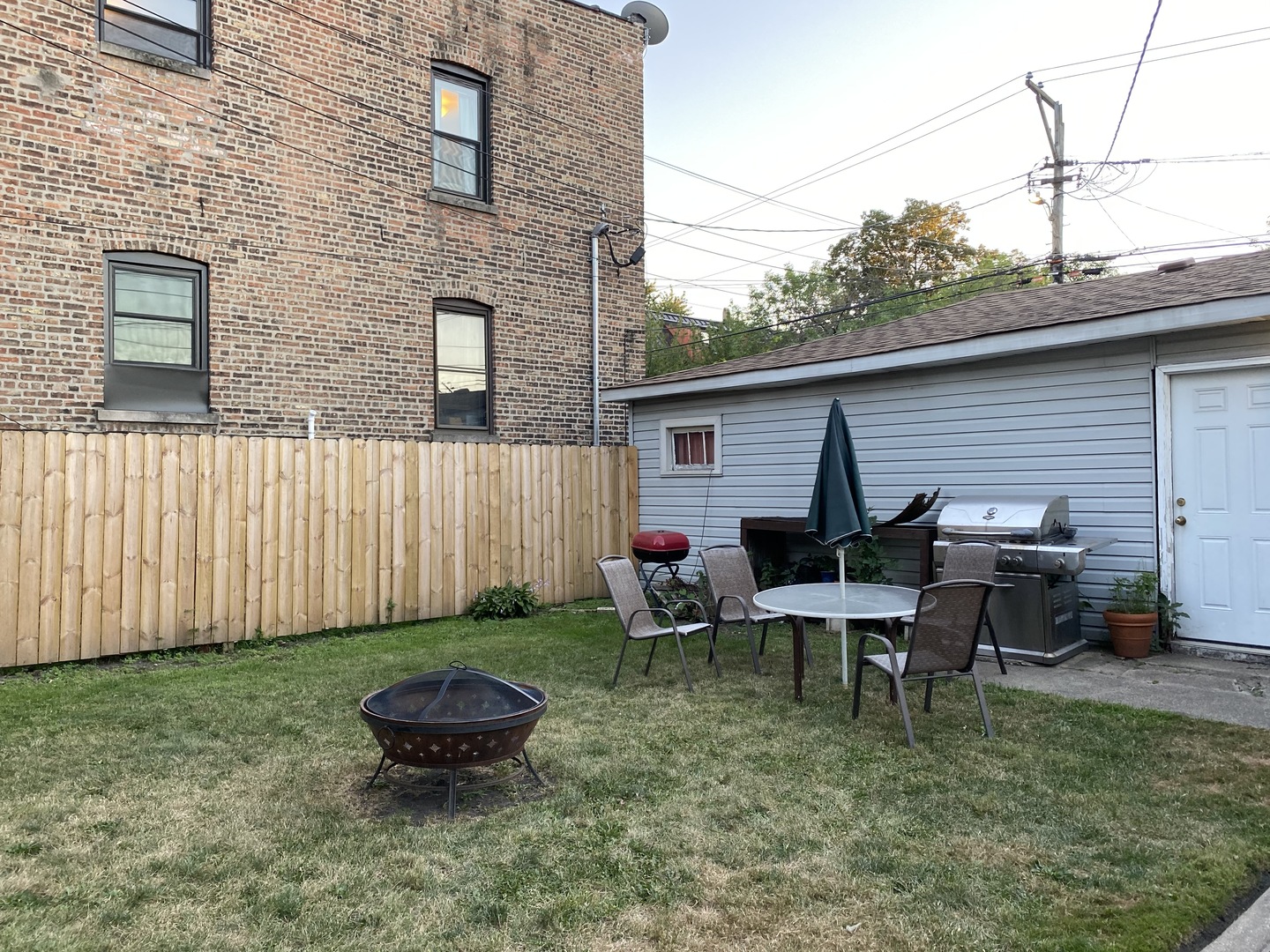 3304 N Albany Avenue Property Photo 17