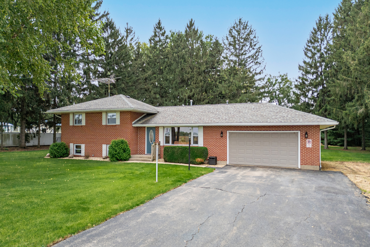 2292 N Leaf River Road Property Photo 1