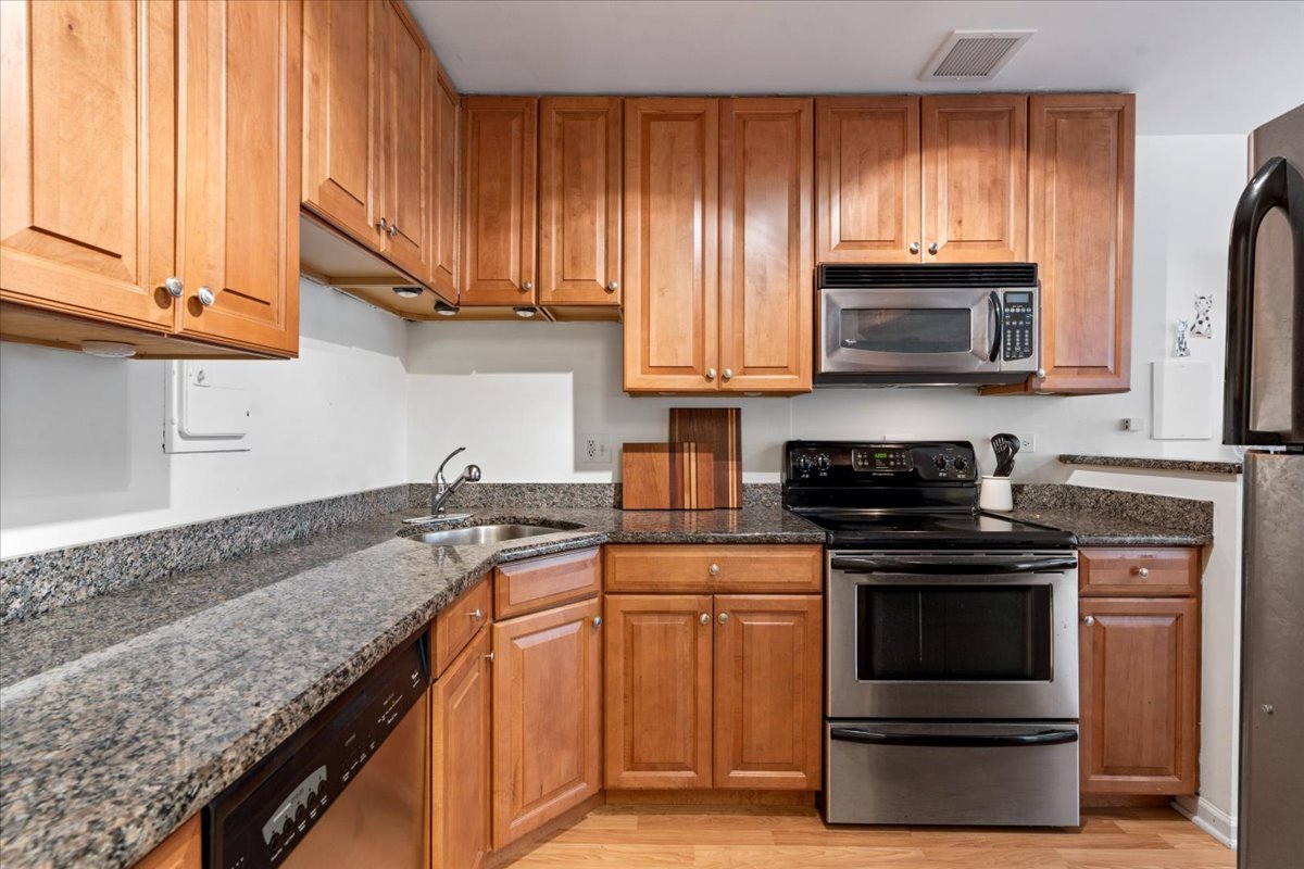 1419 N State Parkway 603 Property Photo 4