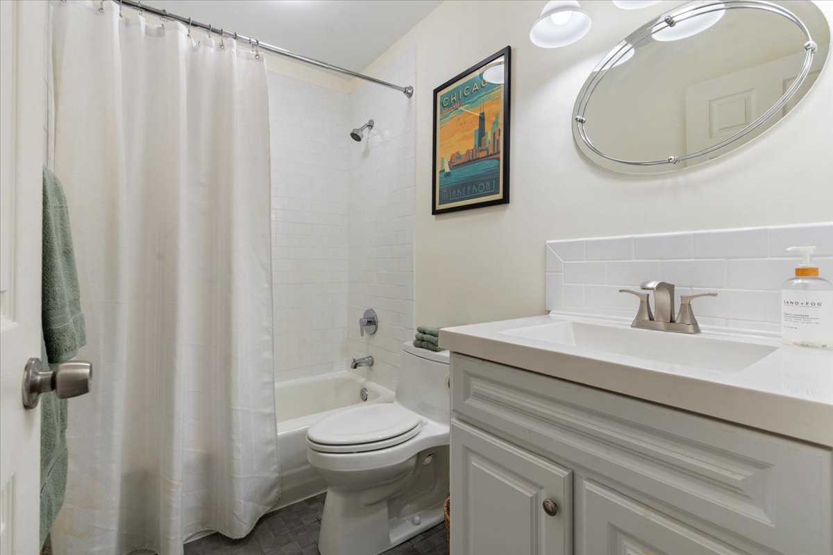 1419 N State Parkway 603 Property Photo 12
