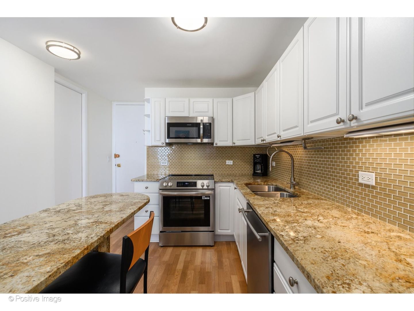 1660 N Lasalle Drive 3403 Property Photo 12