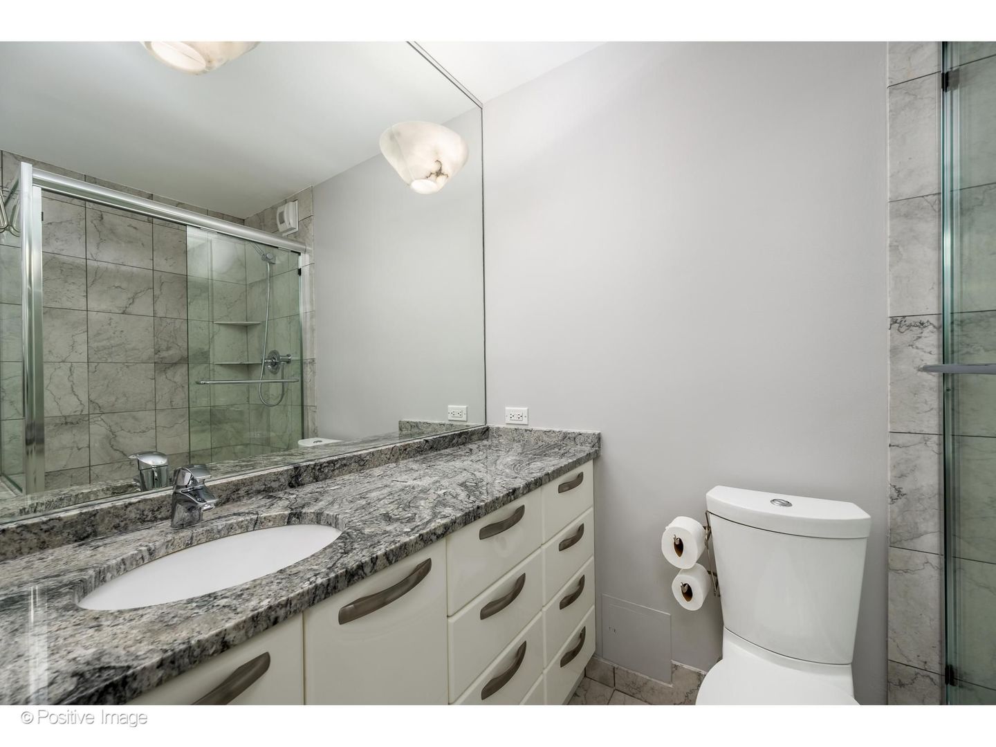 1660 N Lasalle Drive 3403 Property Photo 14