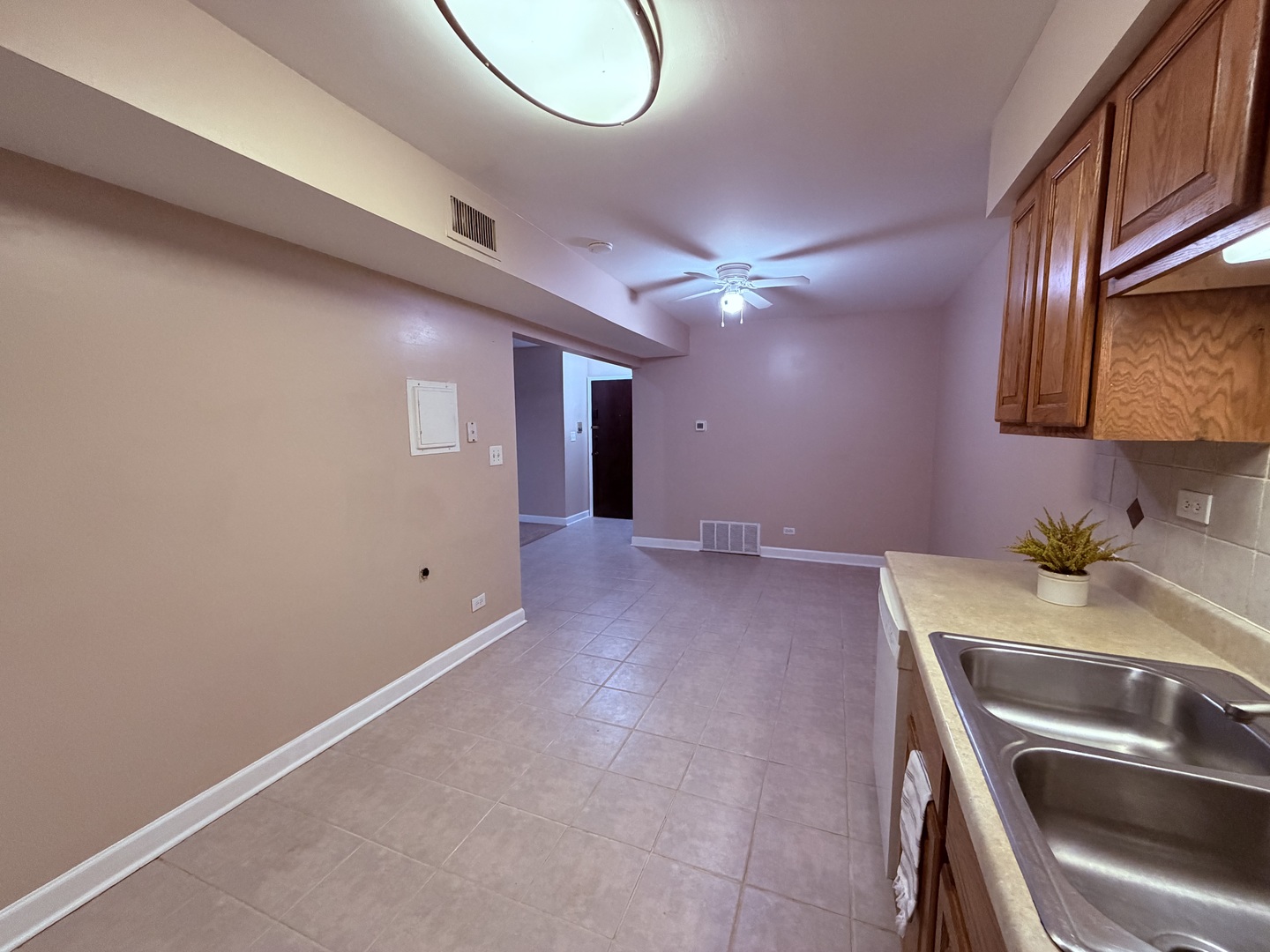 703 Waterford Road 2b Property Photo 5