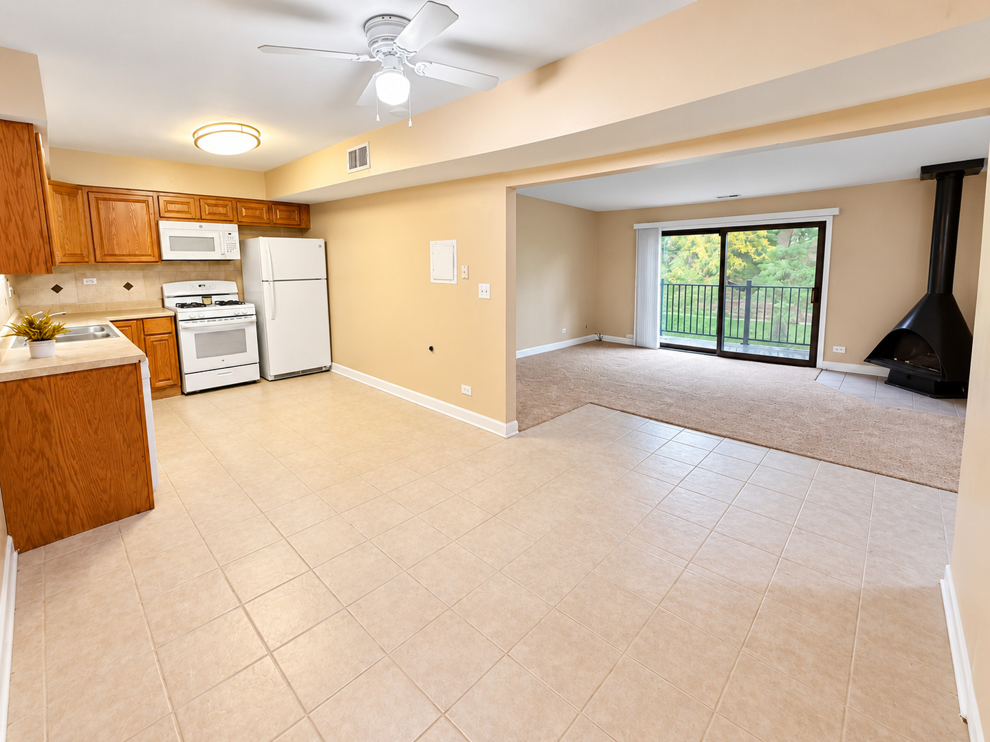703 Waterford Road 2b Property Photo 6