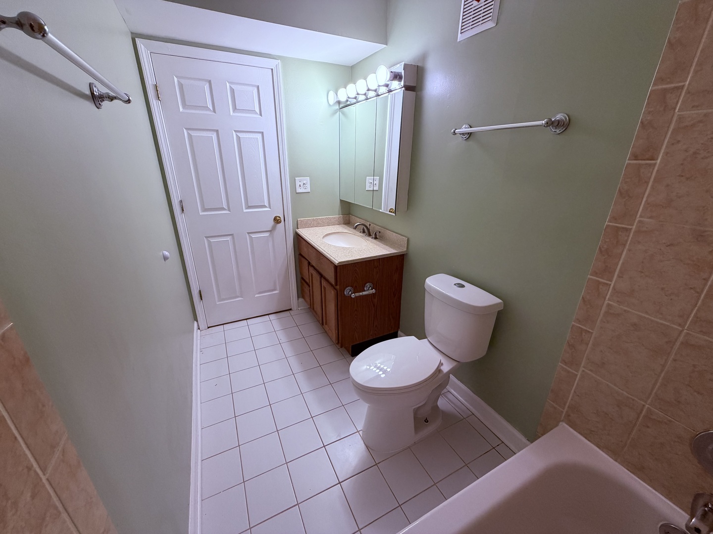 703 Waterford Road 2b Property Photo 17