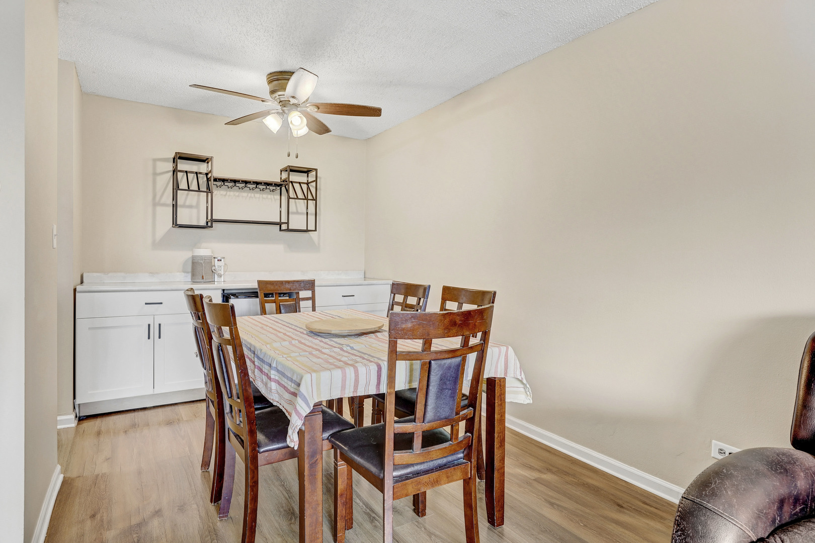1206 S New Wilke Road 403 Property Photo 8