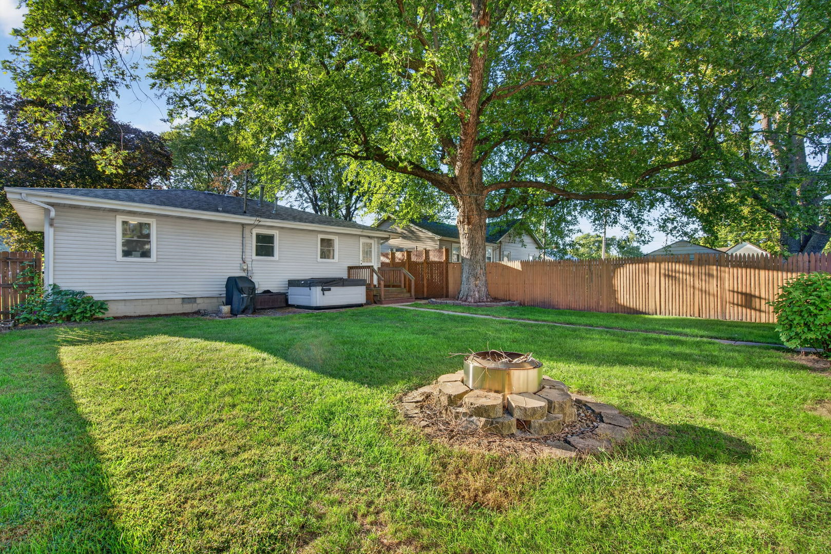 335 S Mazon Street Property Photo 23