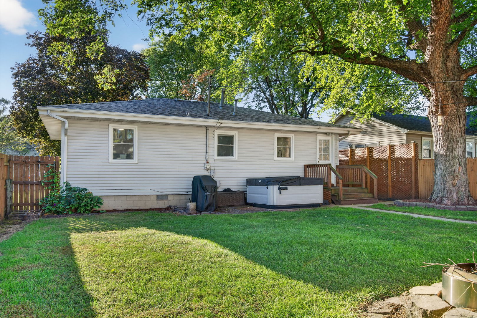 335 S Mazon Street Property Photo 24