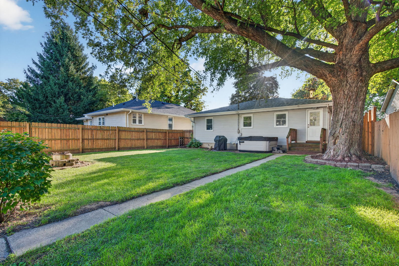 335 S Mazon Street Property Photo 28