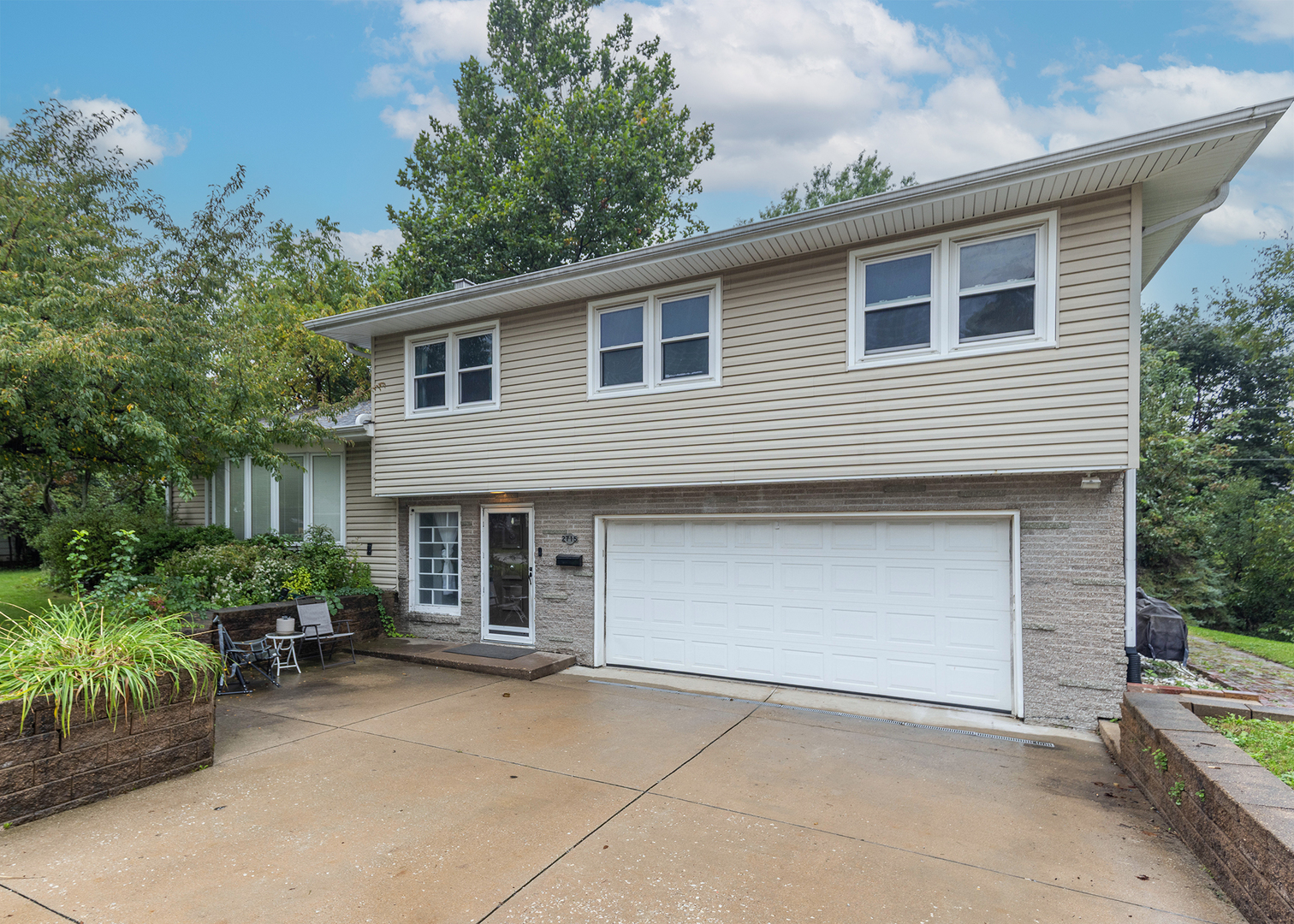 2715 8th Street Property Photo 2