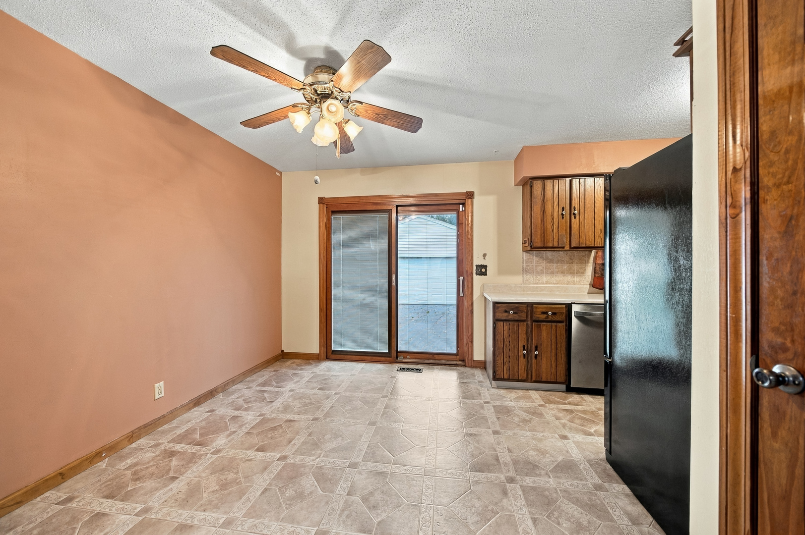 2730 N Gayman Avenue Property Photo 12