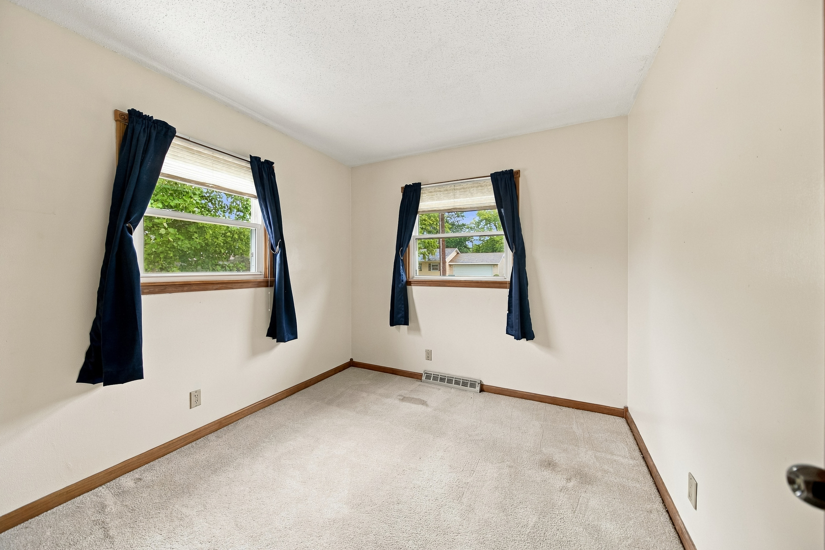 2730 N Gayman Avenue Property Photo 14