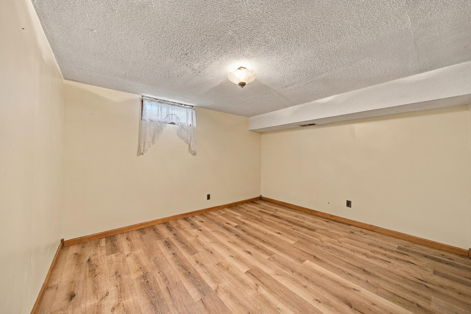 2730 N Gayman Avenue Property Photo 23
