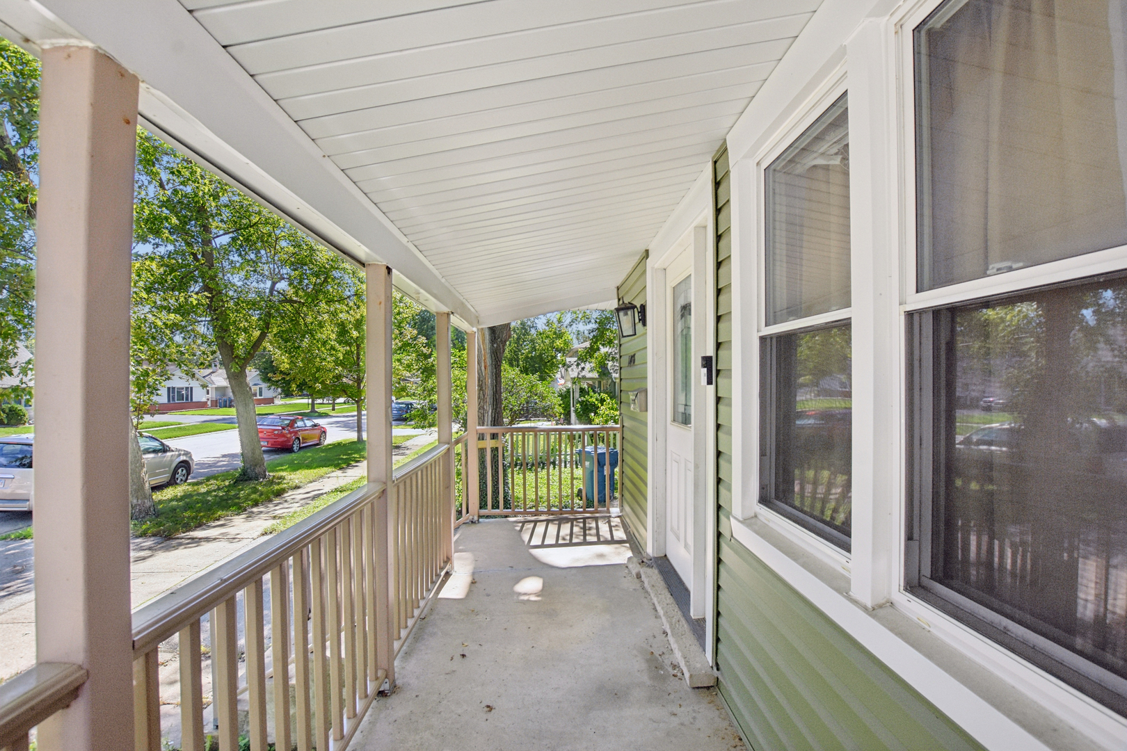 14938 Millard Avenue Property Photo 4