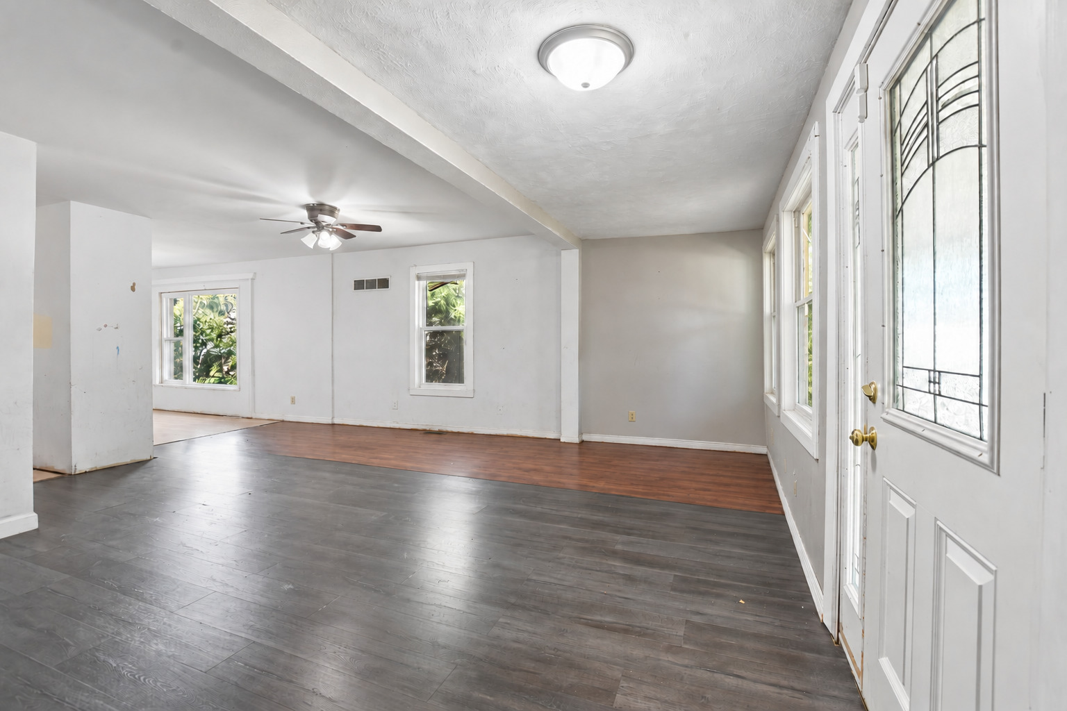 14938 Millard Avenue Property Photo 6