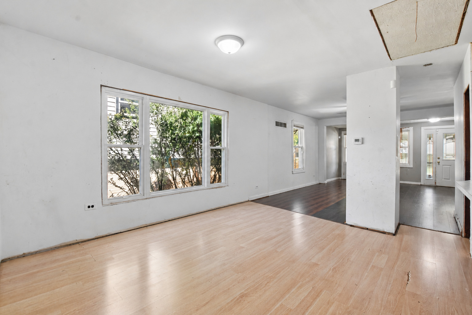 14938 Millard Avenue Property Photo 8
