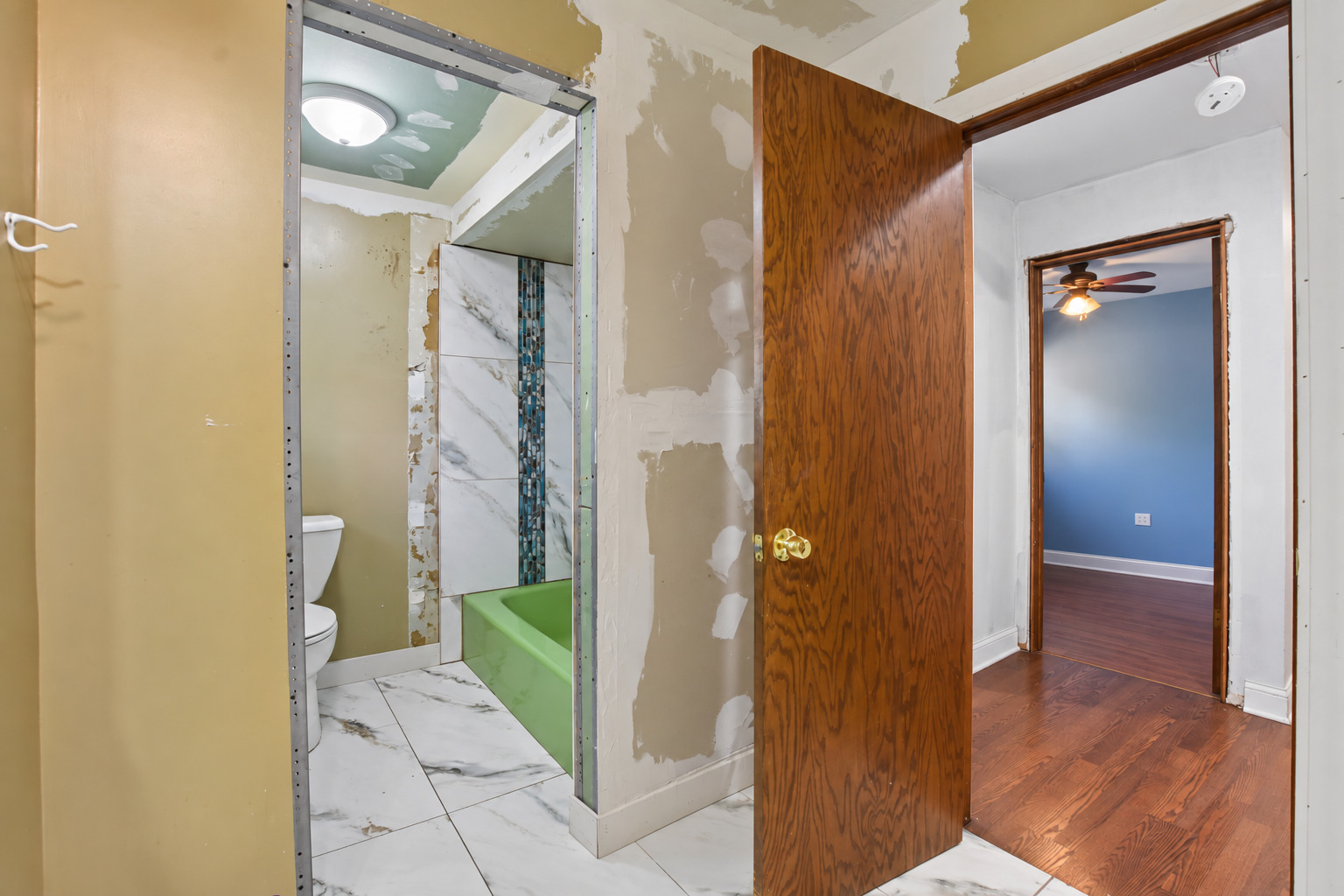 14938 Millard Avenue Property Photo 18