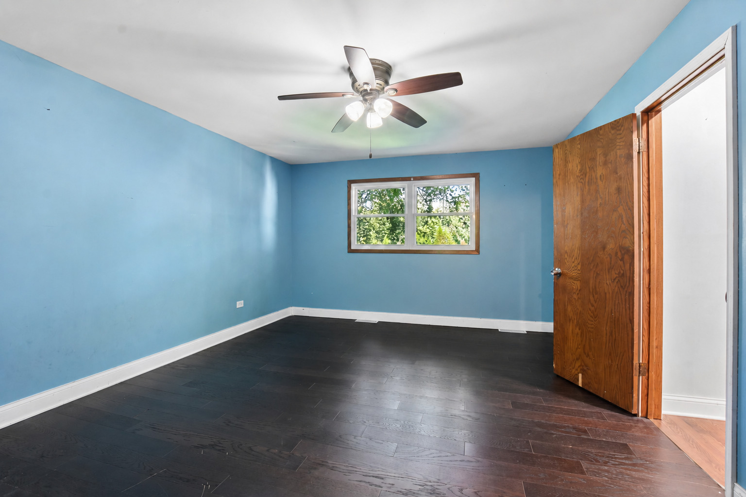 14938 Millard Avenue Property Photo 20