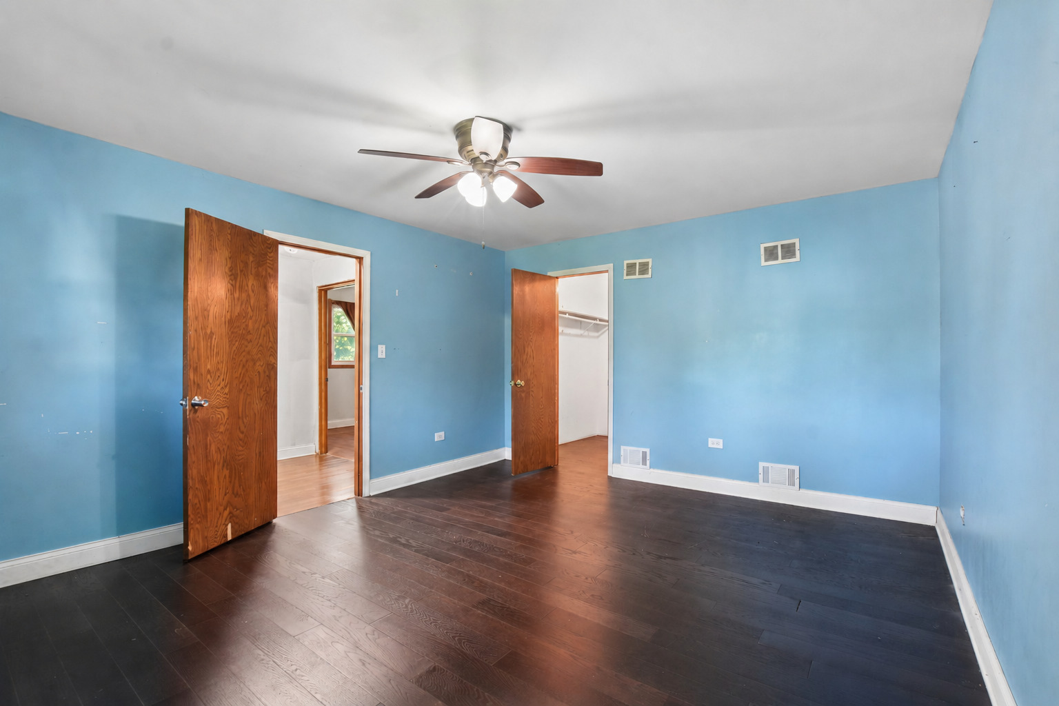 14938 Millard Avenue Property Photo 21