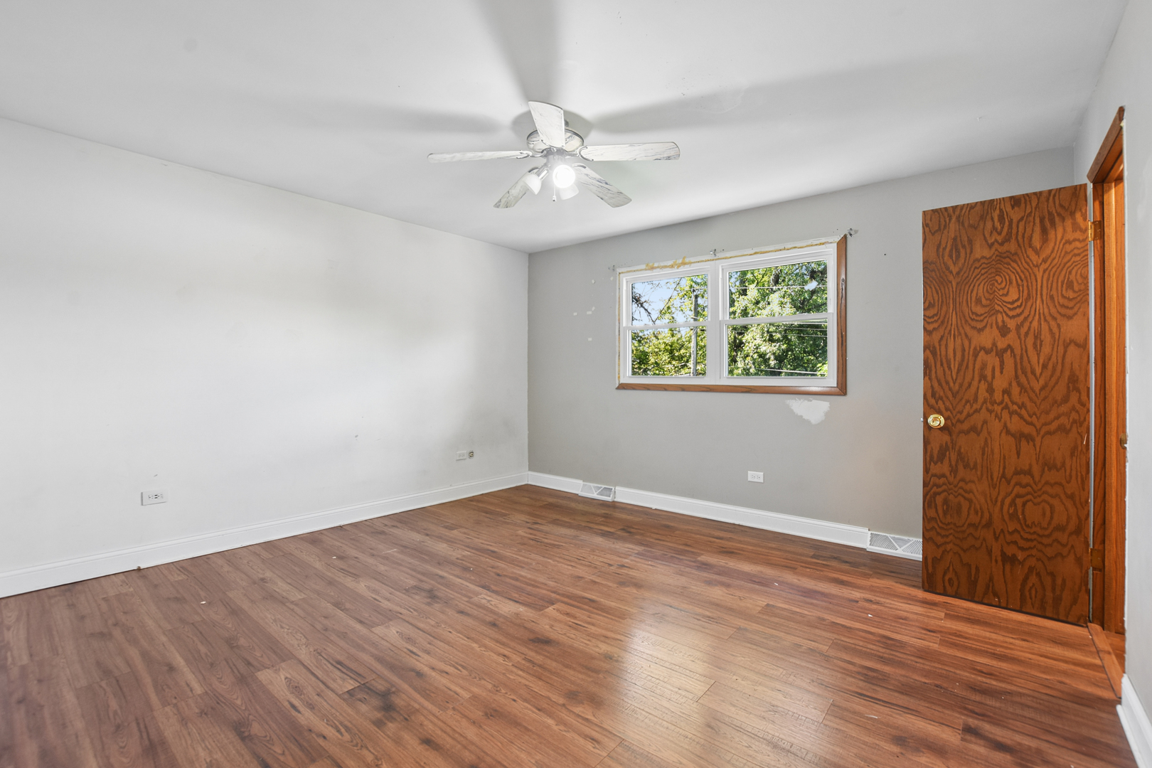 14938 Millard Avenue Property Photo 23