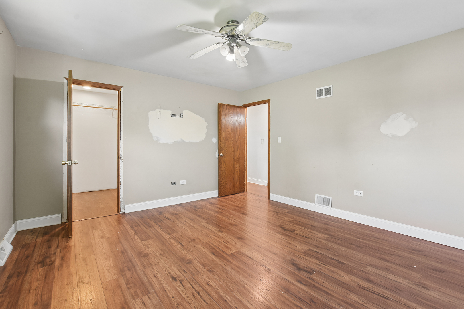 14938 Millard Avenue Property Photo 24