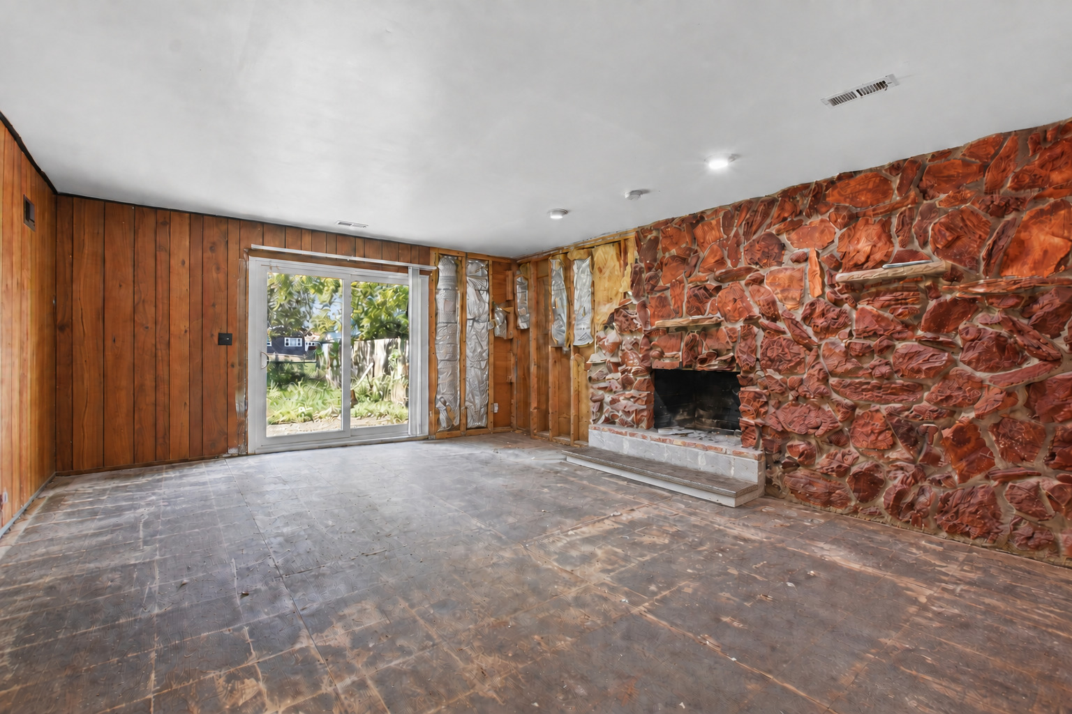 14938 Millard Avenue Property Photo 30